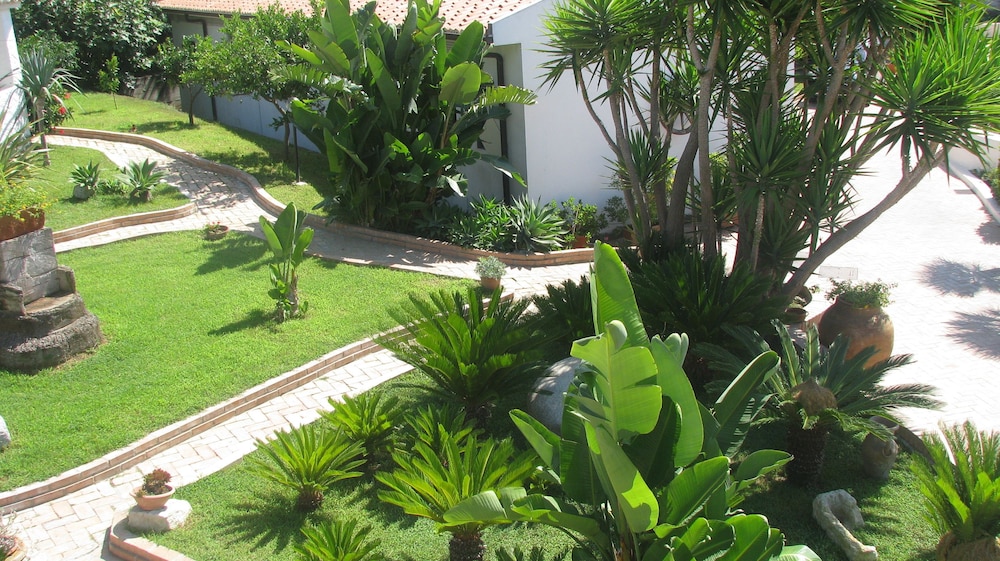 Hotel Baia del Capo 23/30