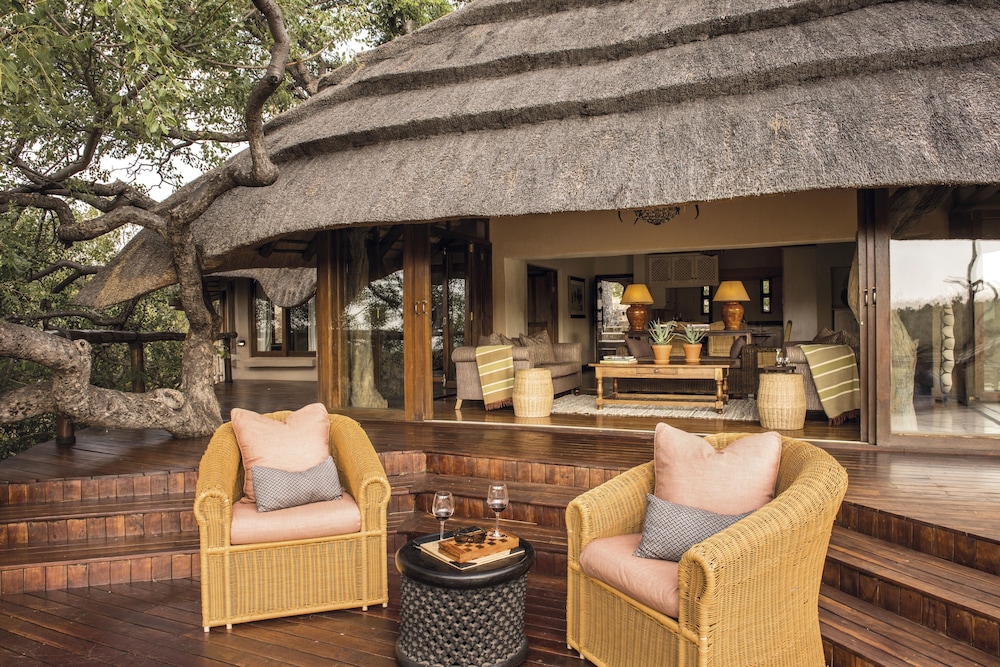 Tuningi Safari Lodge 31/50