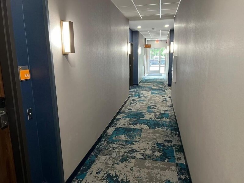La Quinta Inn & Suites by Wyndham Manchester / Arnold AFB 37/42