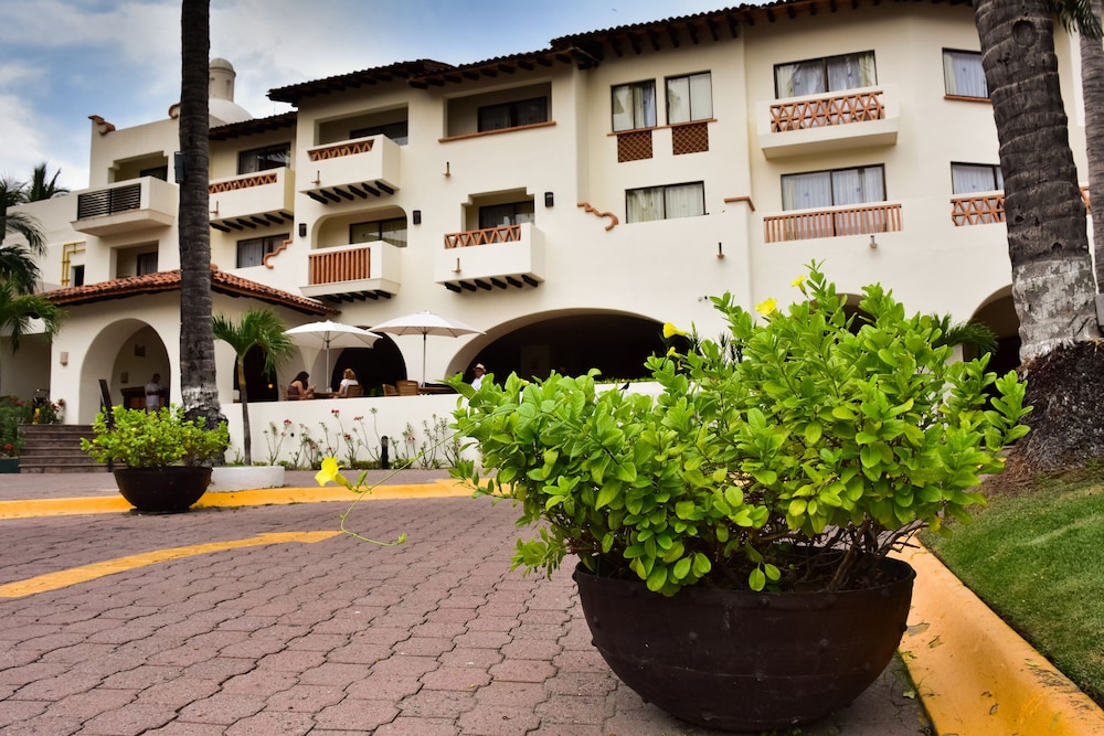 Plaza Pelicanos Grand Beach Resorts 63/65