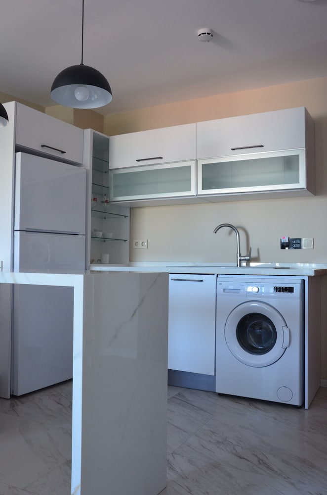 Rosy Suites Hotel 6/50
