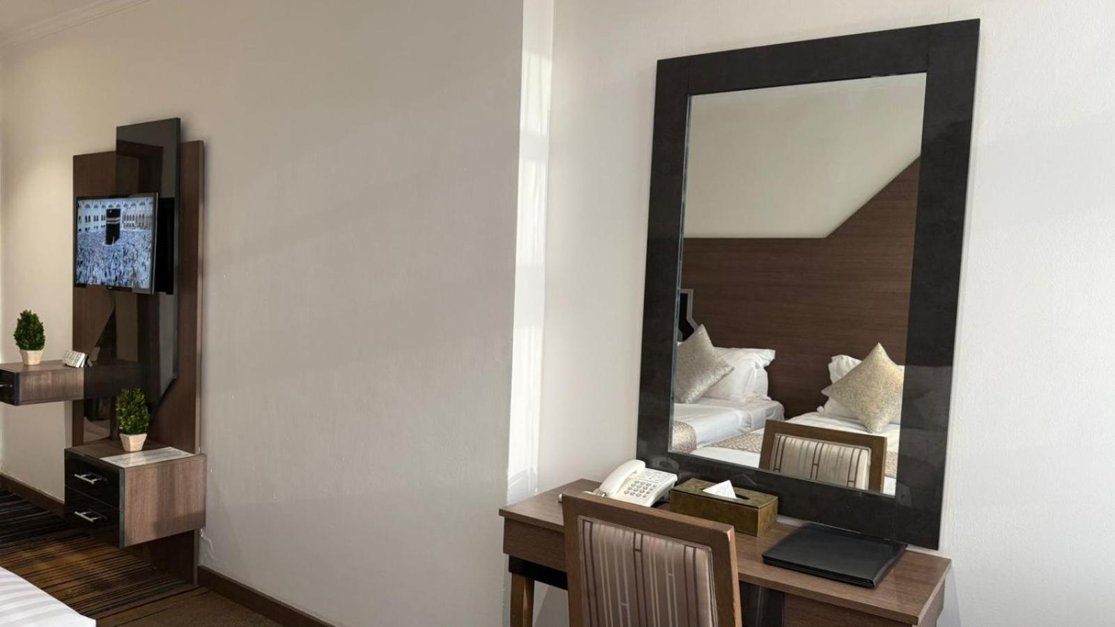 غرفة بسريرين منفصلين، فندق لمار اجياد الاول(Lamar Ajyad Hotel) 3/6