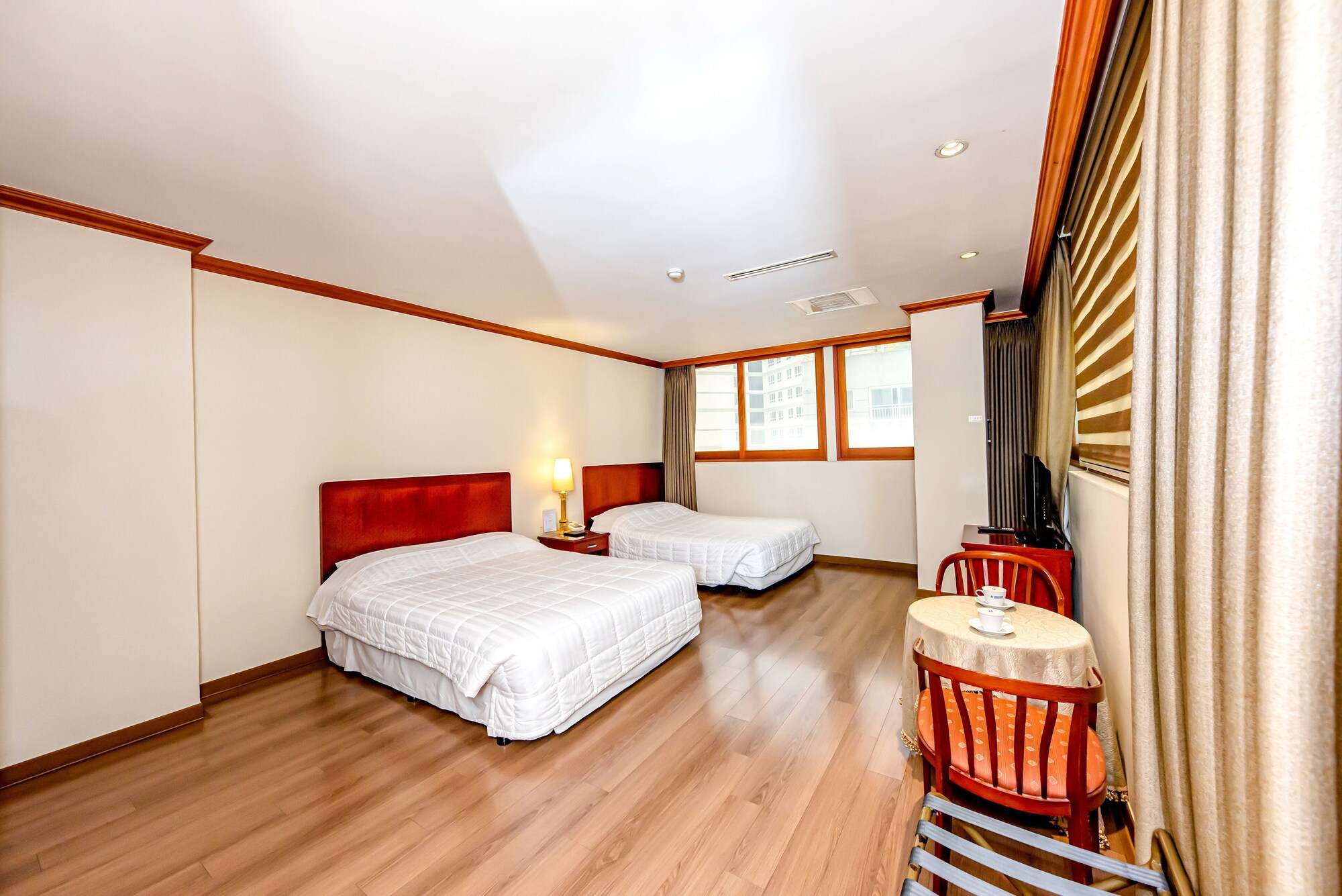 DELUXE, DOUBLE BED