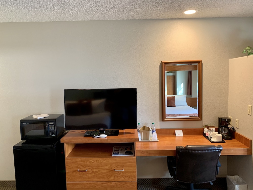 Monument Inn & Suites 29/39