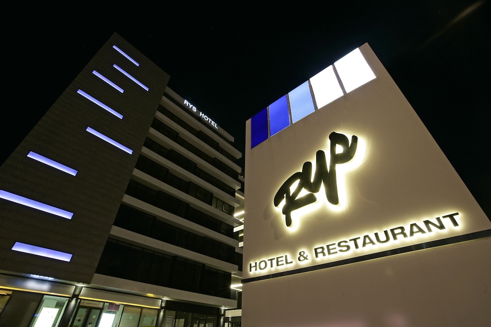 Rys Hotel 1/49