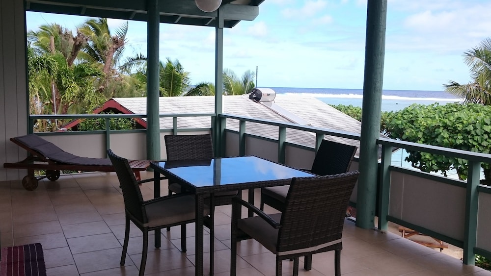 Aroa Beachside Inn 18/47