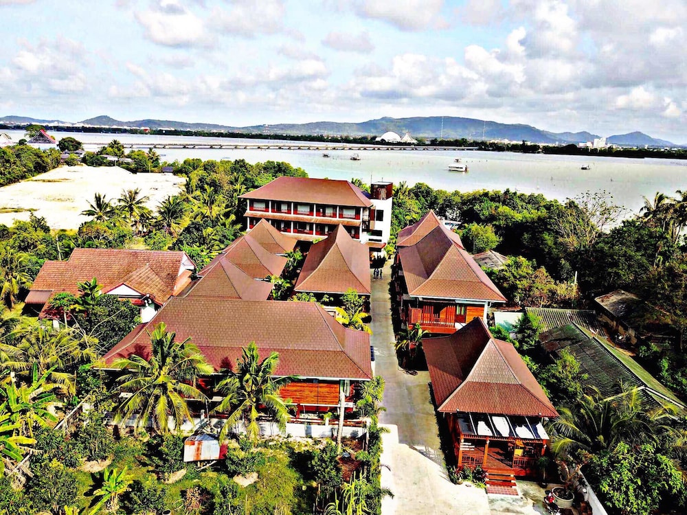 Khum Sai Ngam Hotel & Resort 7/45