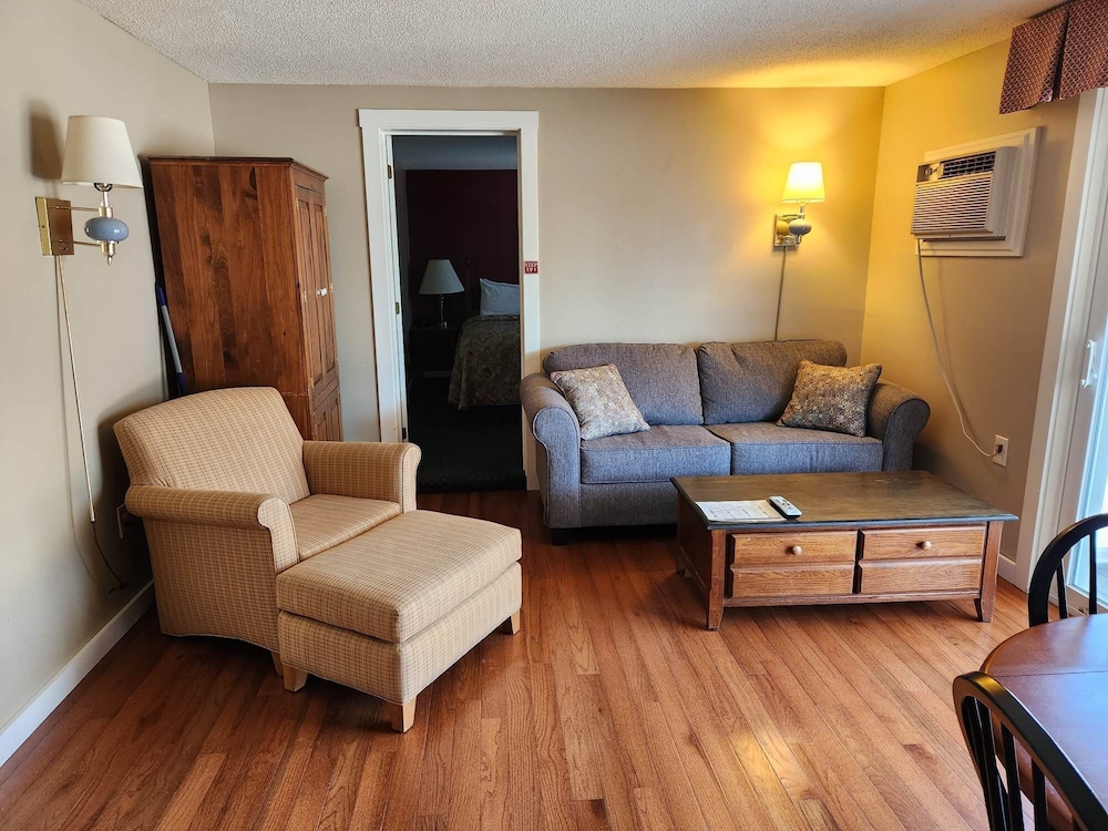 The Windrifter Resort 24/50