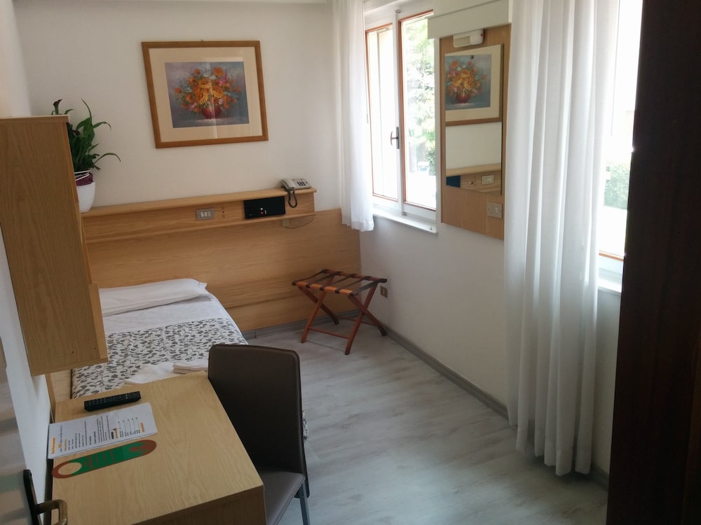 Albergo Gardesana 55/71