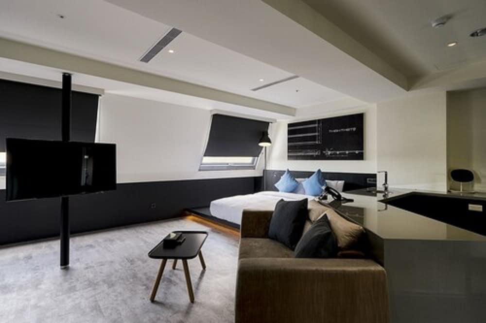 LUMI HOTEL 60/72