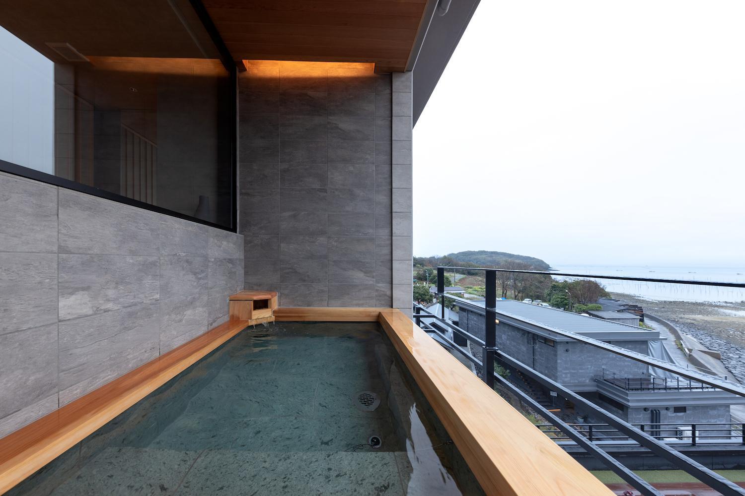 Taradake Onsen Kanigoten 32/51