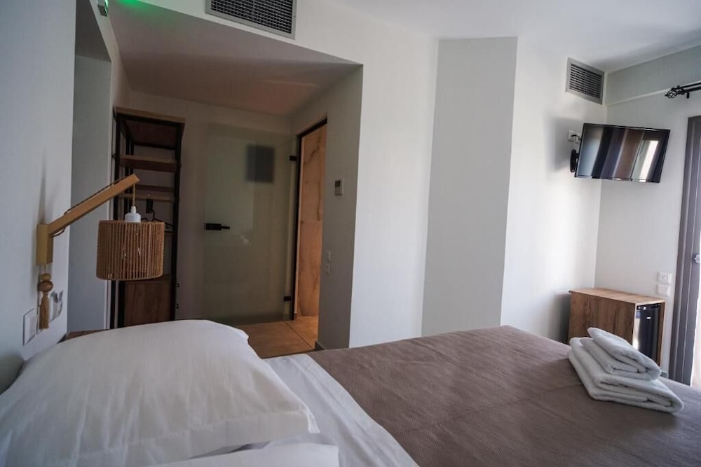 Niso Skiathos 69/103
