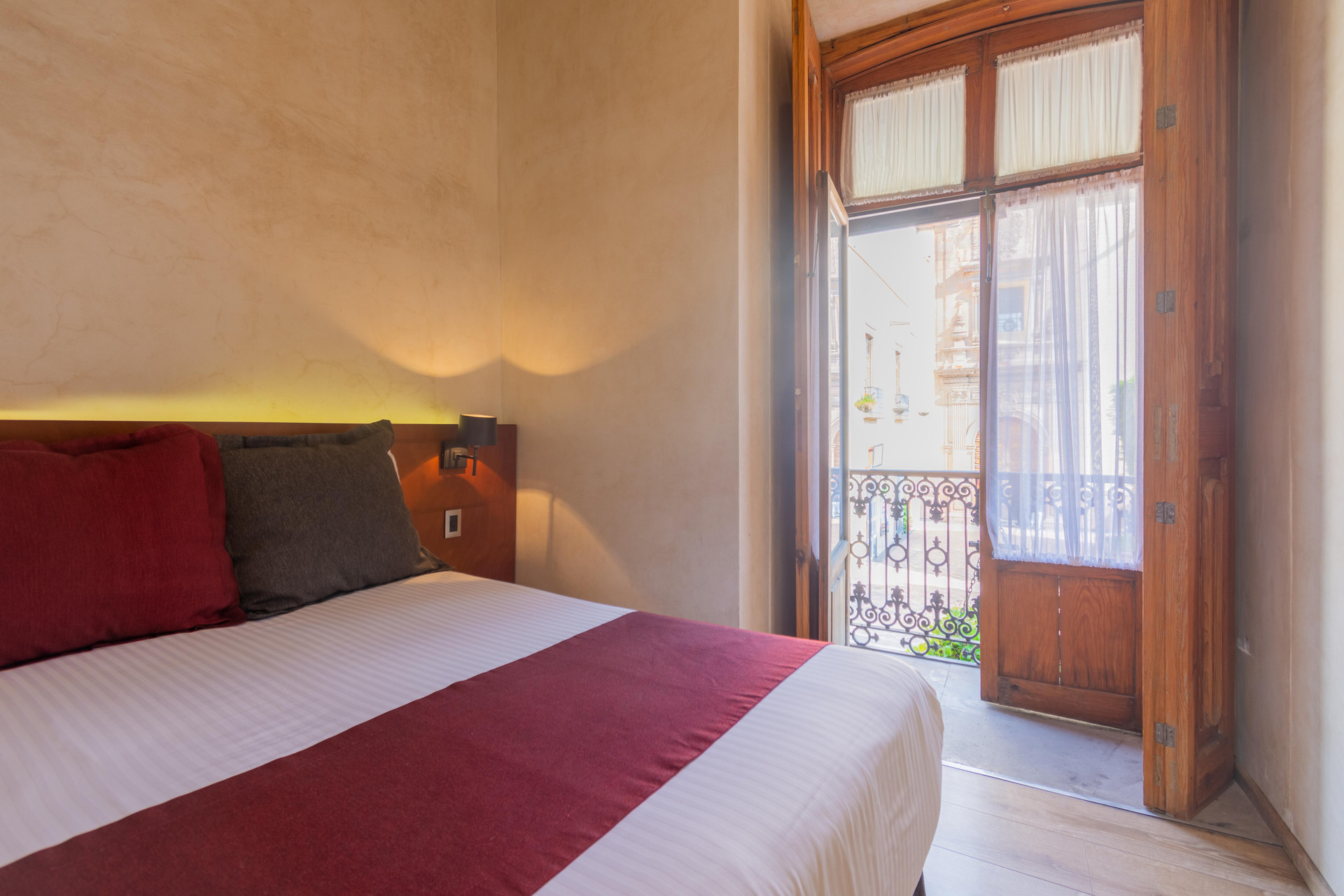 Superior, Double Bed, Street View
