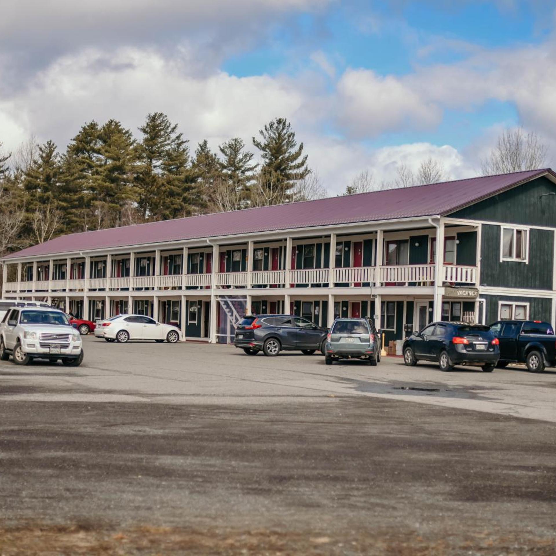 Briarwood motor inn 35/41