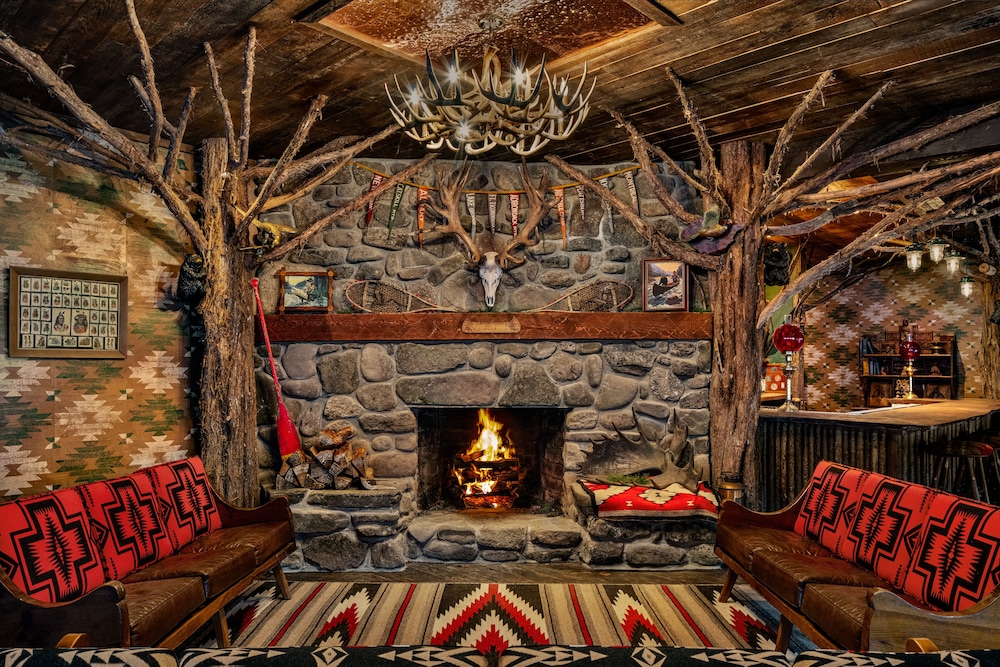 Urban Cowboy Lodge - Catskills 12/60