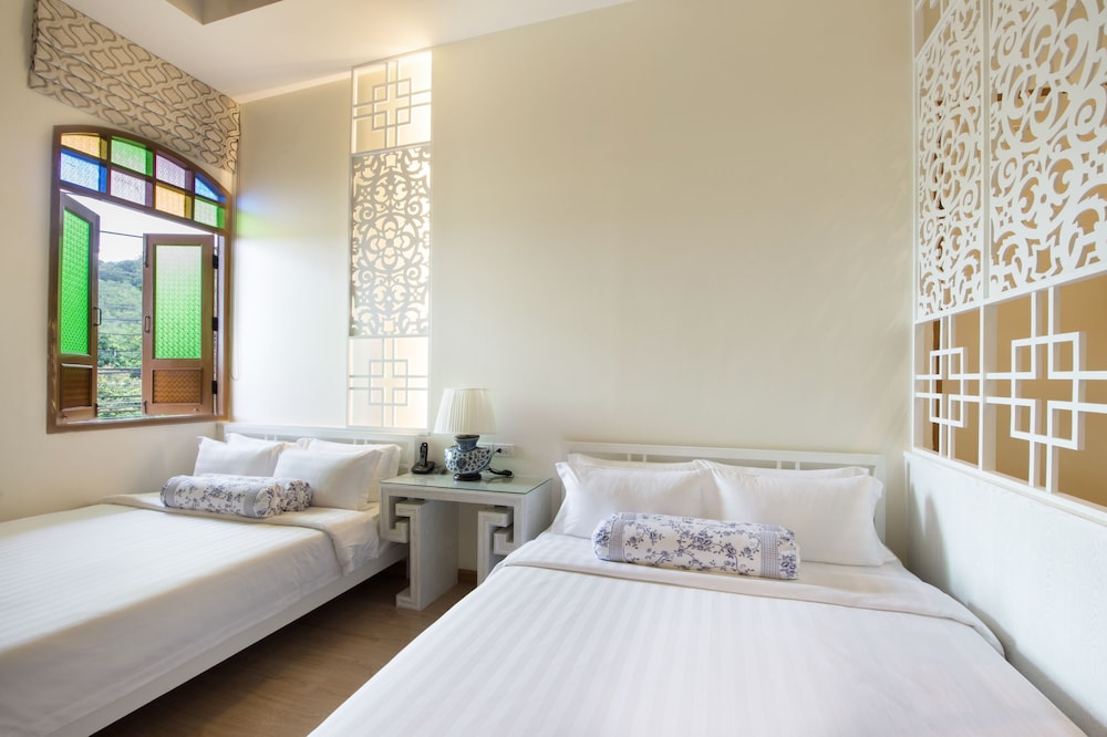 O Nya Phuket Hotel 26/70