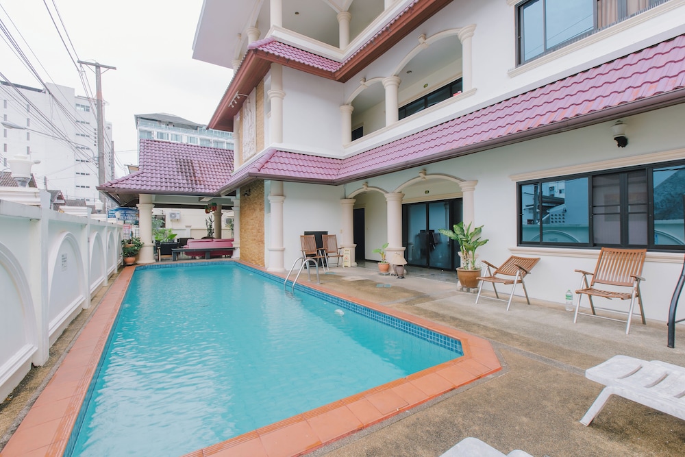 ROYAL PRINCE RESIDENCE 42/50