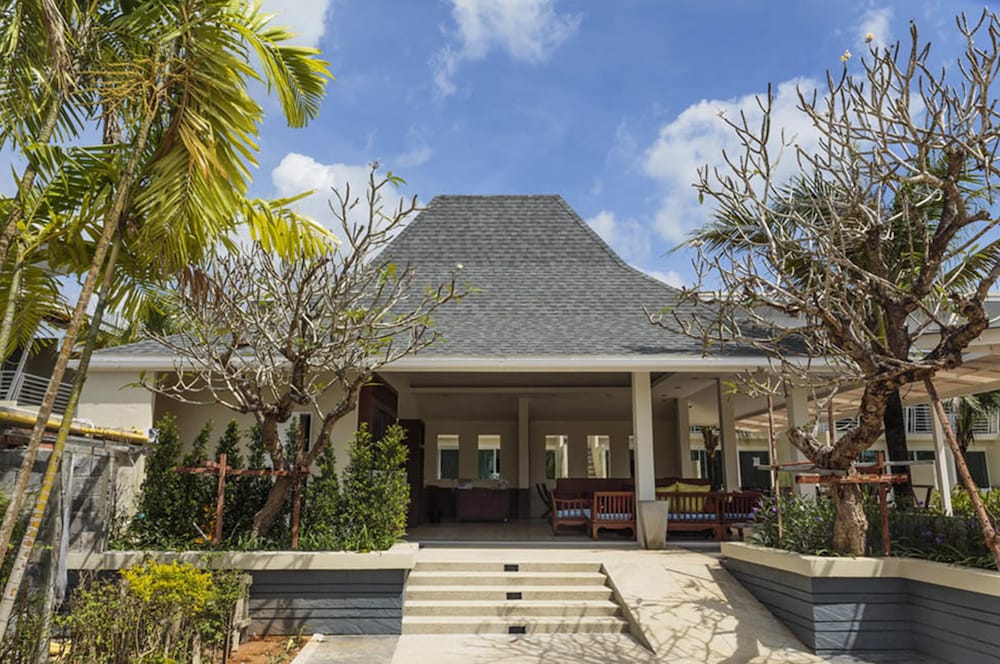 Impress Resort in Thep Krasattri