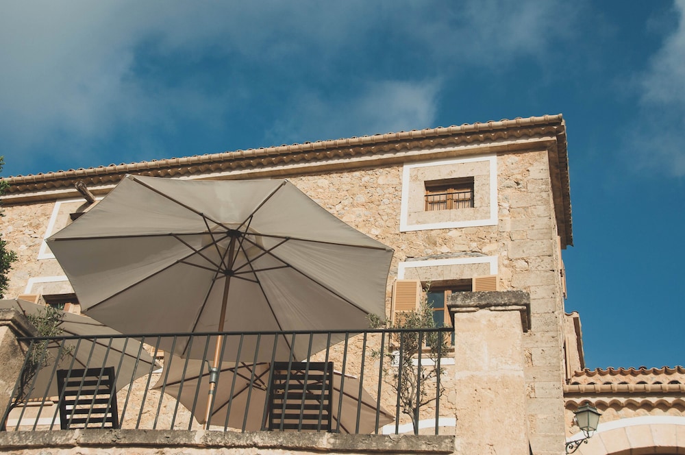 Finca Hotel Can Estades 5/63
