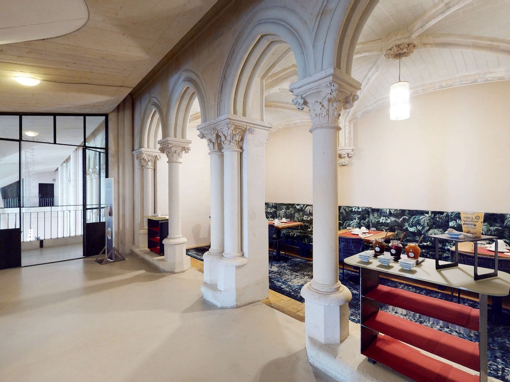 Mercure Poitiers Centre 57/73