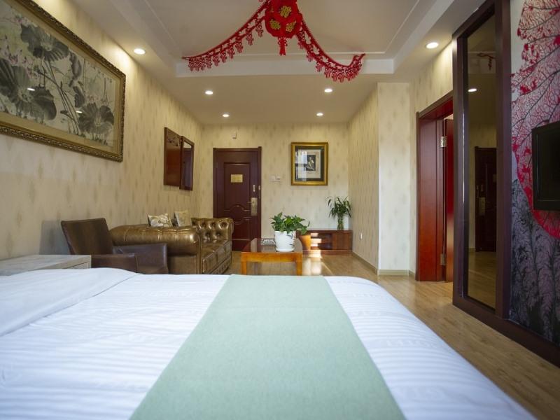 GreenTree Alliance Hulunbeier Zhalantun Railway Station Hotel 29/42