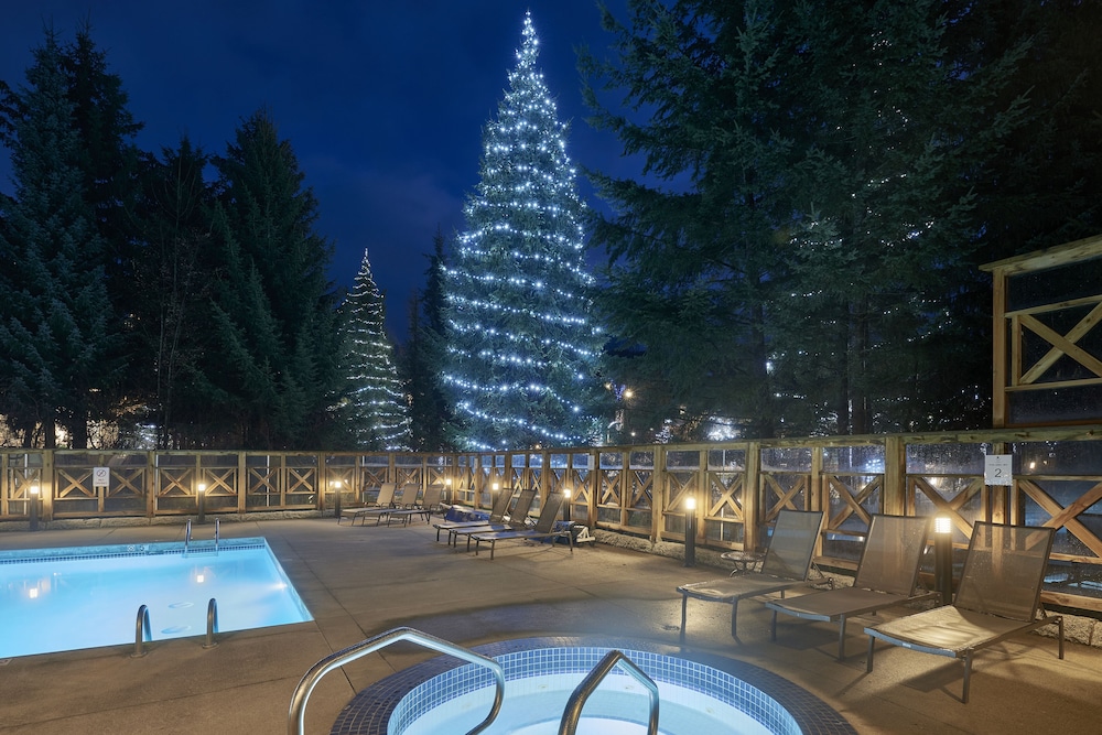 Delta Whistler Village Suites 17/34
