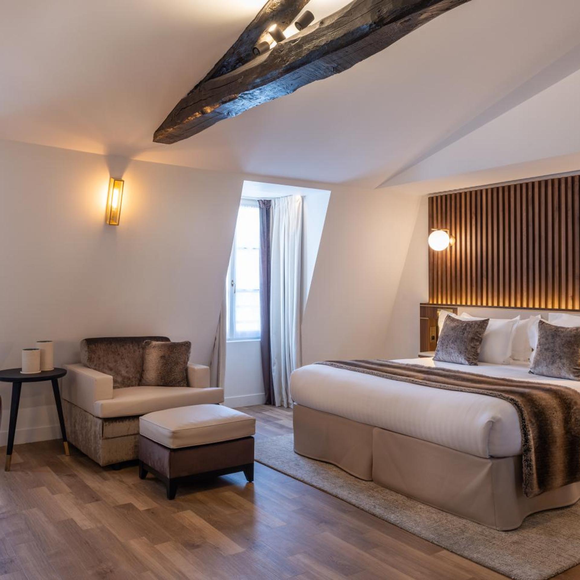 Suite, Sofa
