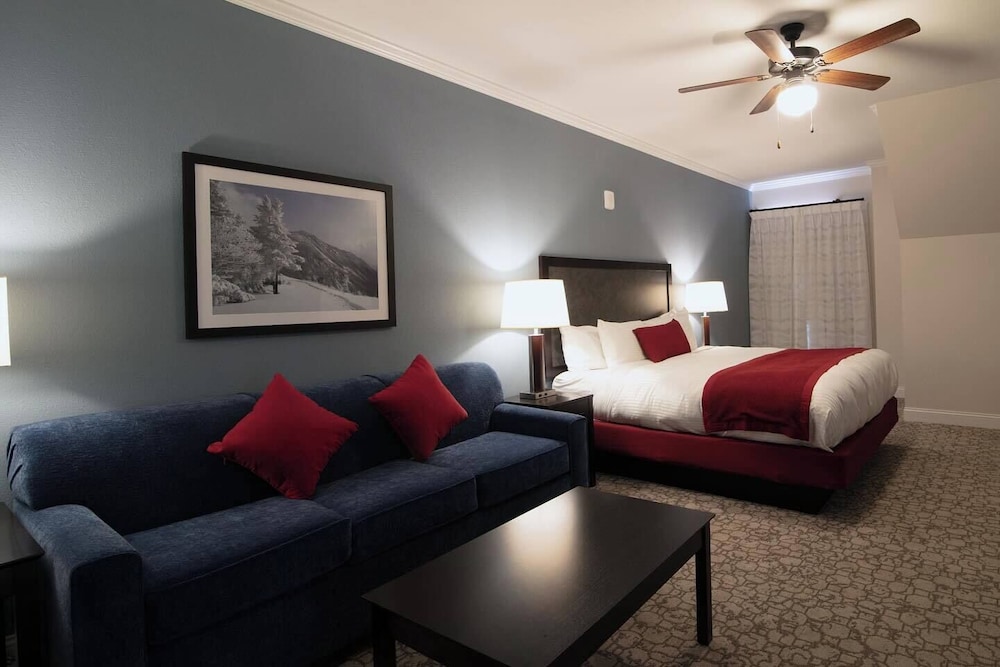 RiverWalk Resort at Loon Mountain 20/70