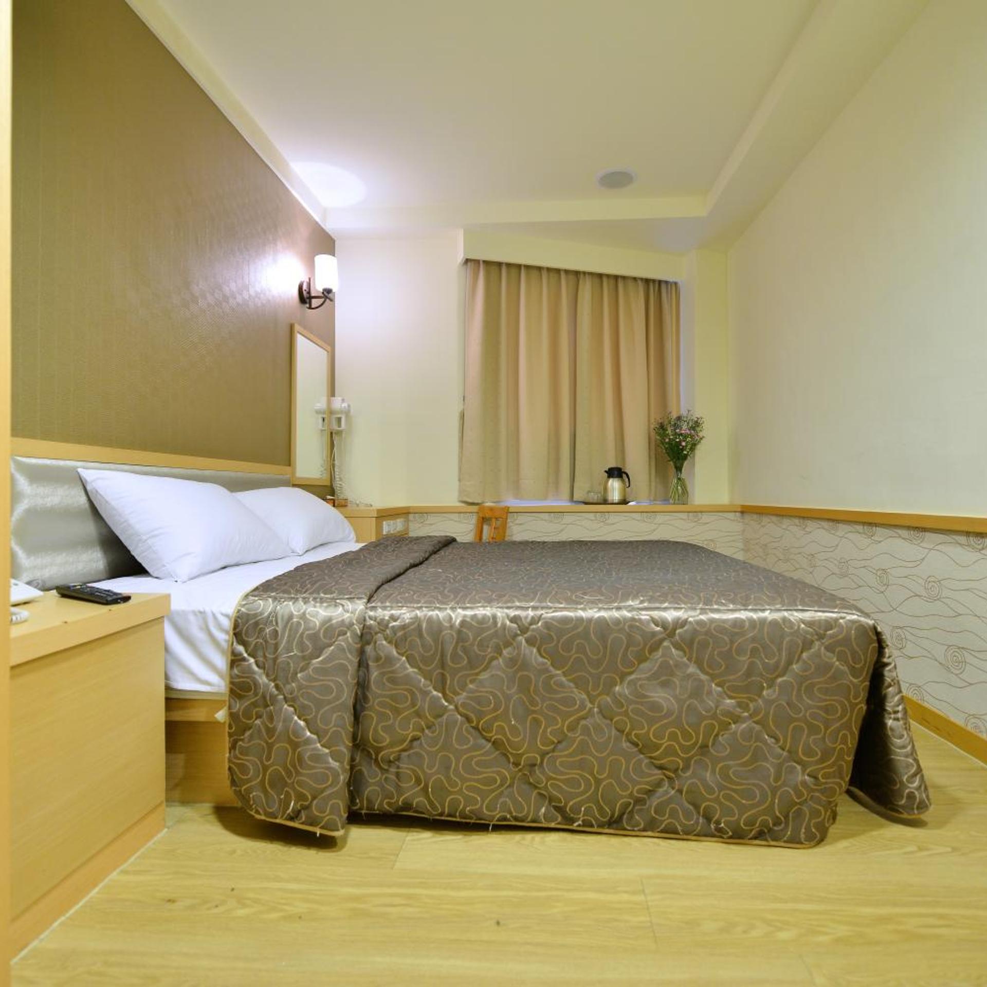 Ing Wang Hotel 10/23