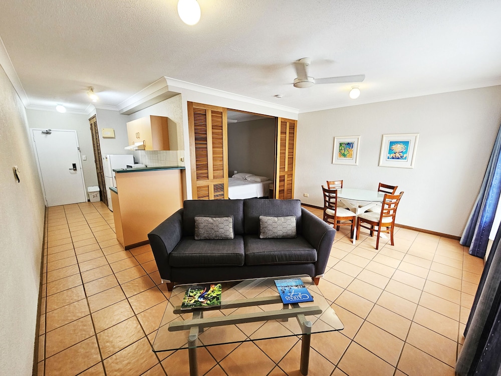 Royal Palm Villas Cairns 17/29