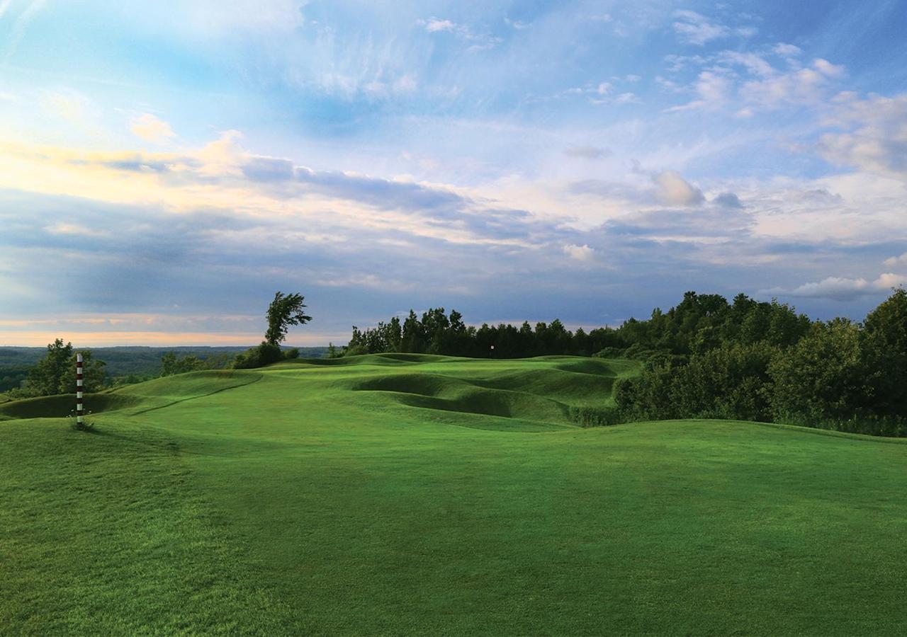 Hockley Valley Resort 28/31