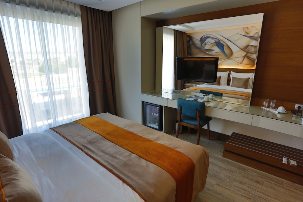 B Business Hotel & Spa 17/53