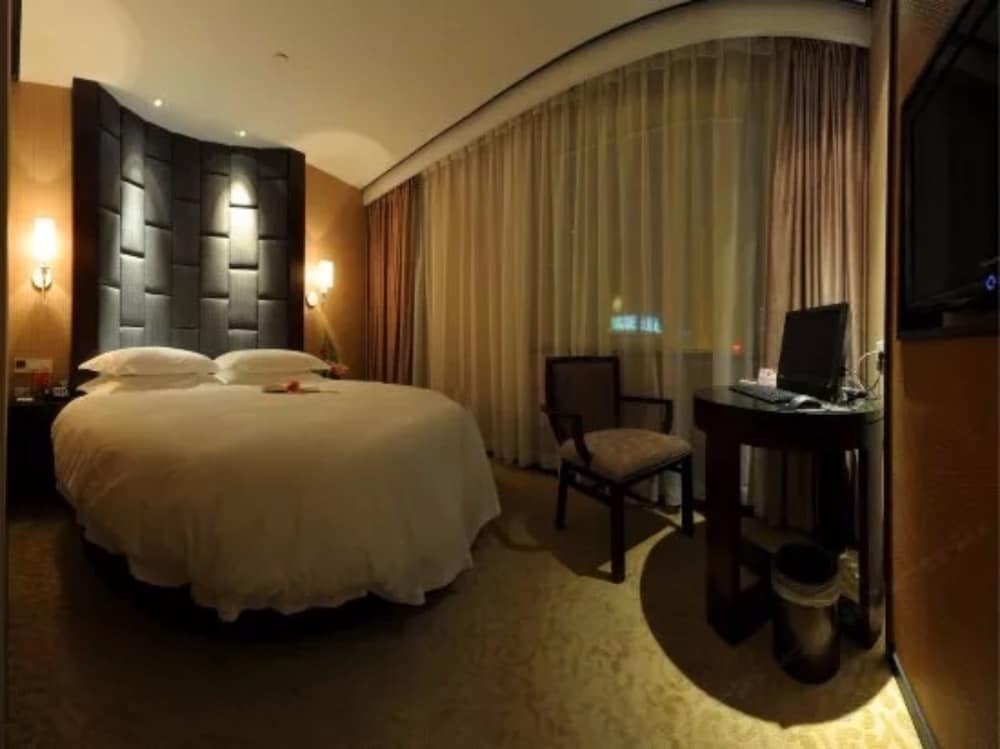 BYLAND WORLD HOTEL 27/50