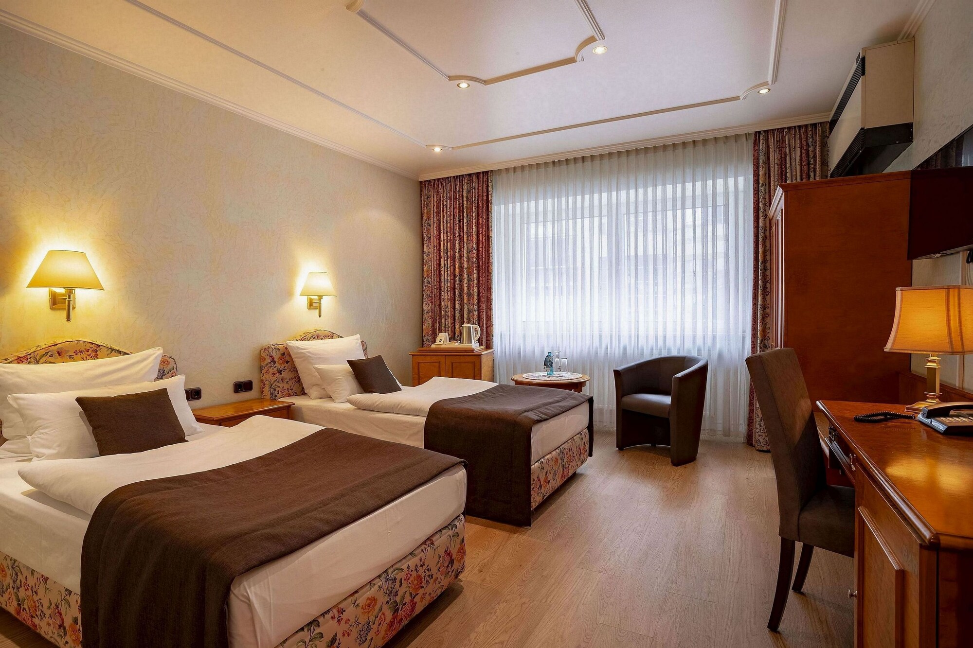 STANDARD, DOUBLE OR TWIN BED