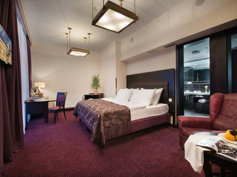 Junior Suite, Executive, Single Bed, Castle View, Terrace