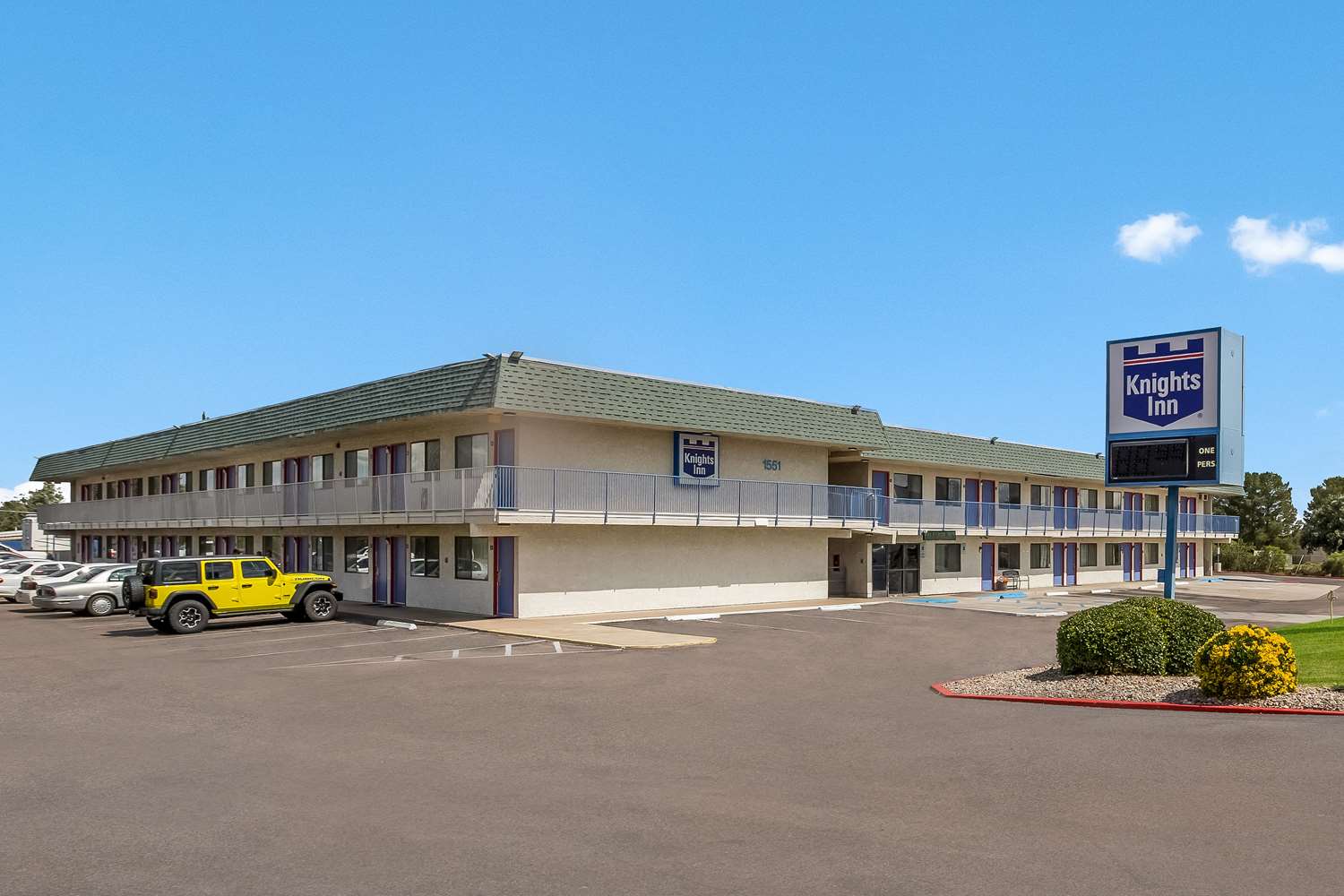 Knights Inn Sierra Vista East Fry 33/40