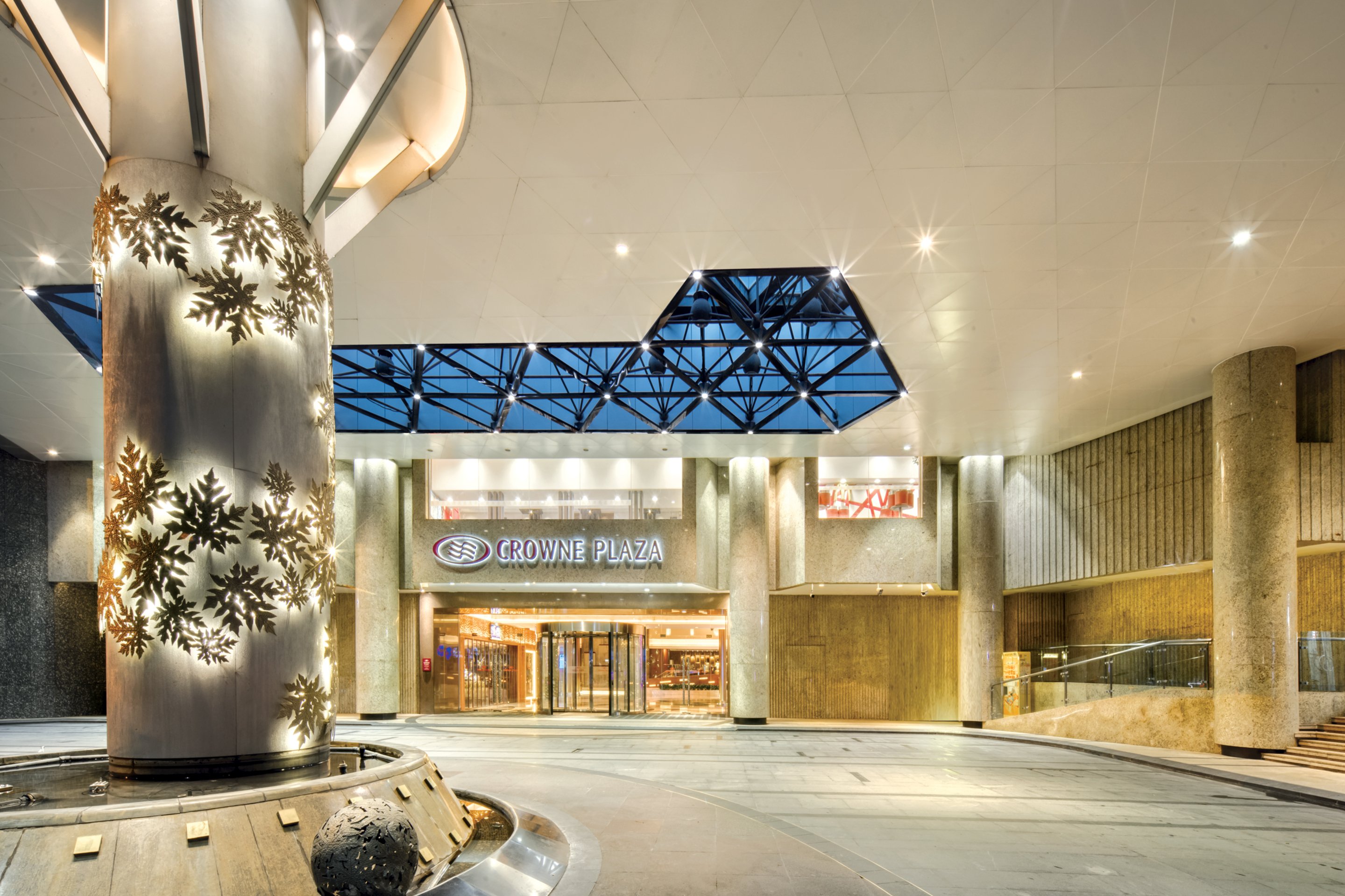 Crowne Plaza City Centre 13/78