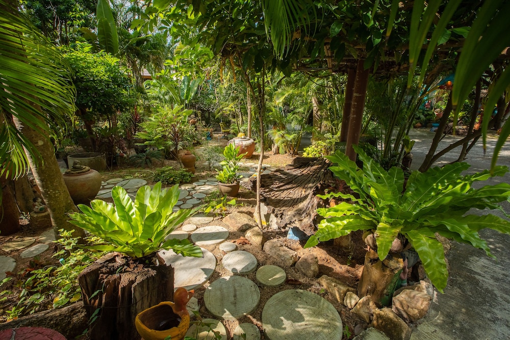 Varinda Garden Resort 45/50