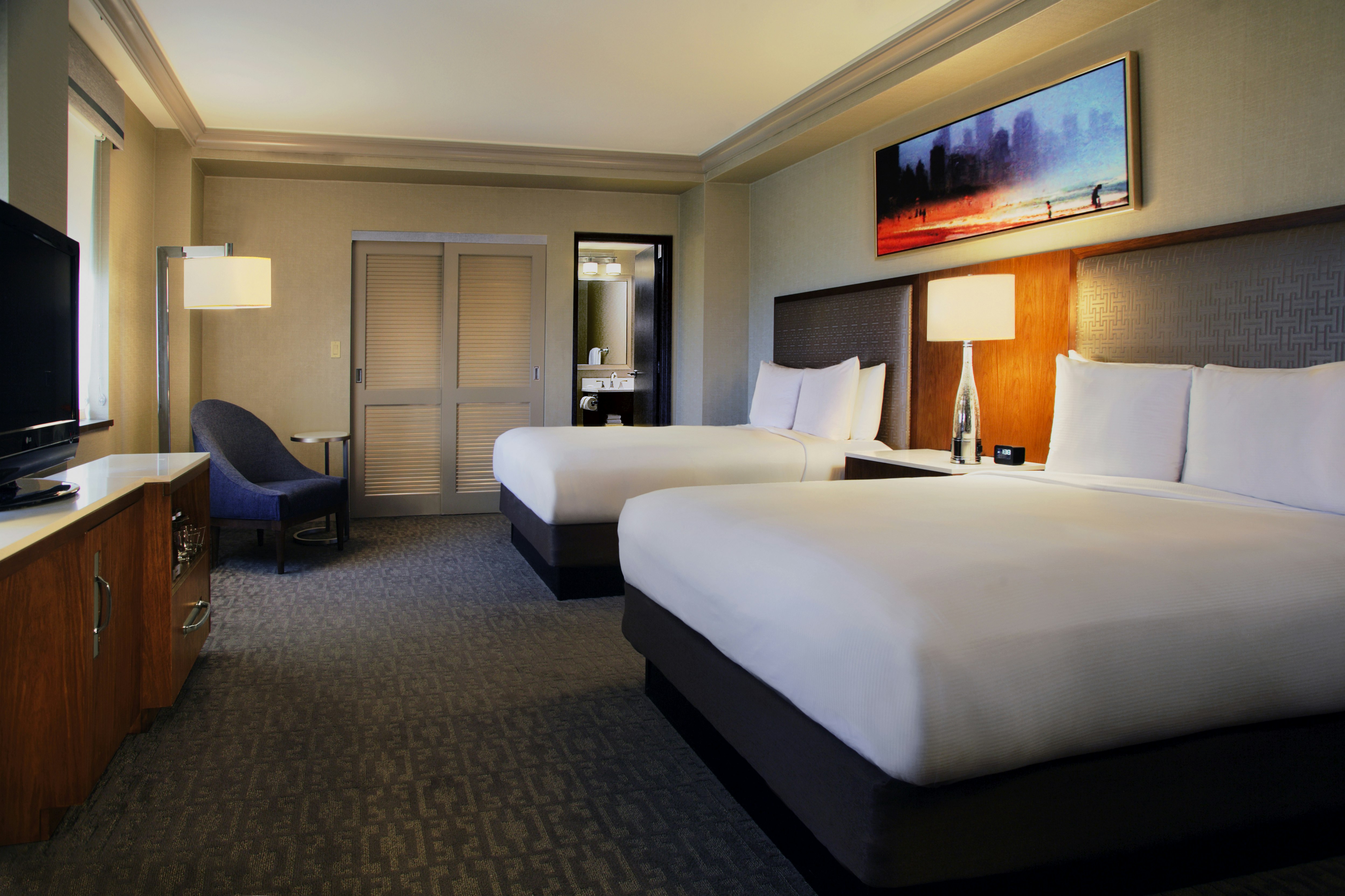 room, 2 double beds, 2 bathrooms