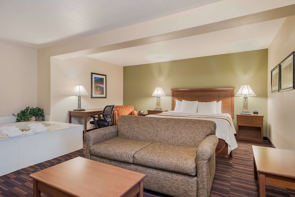 Town & Country Inn 15/50