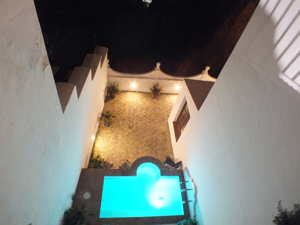 Casa Palacio Villazambra 24/50