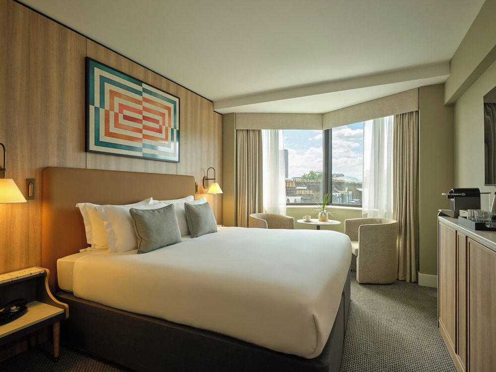 Bay, King Bed