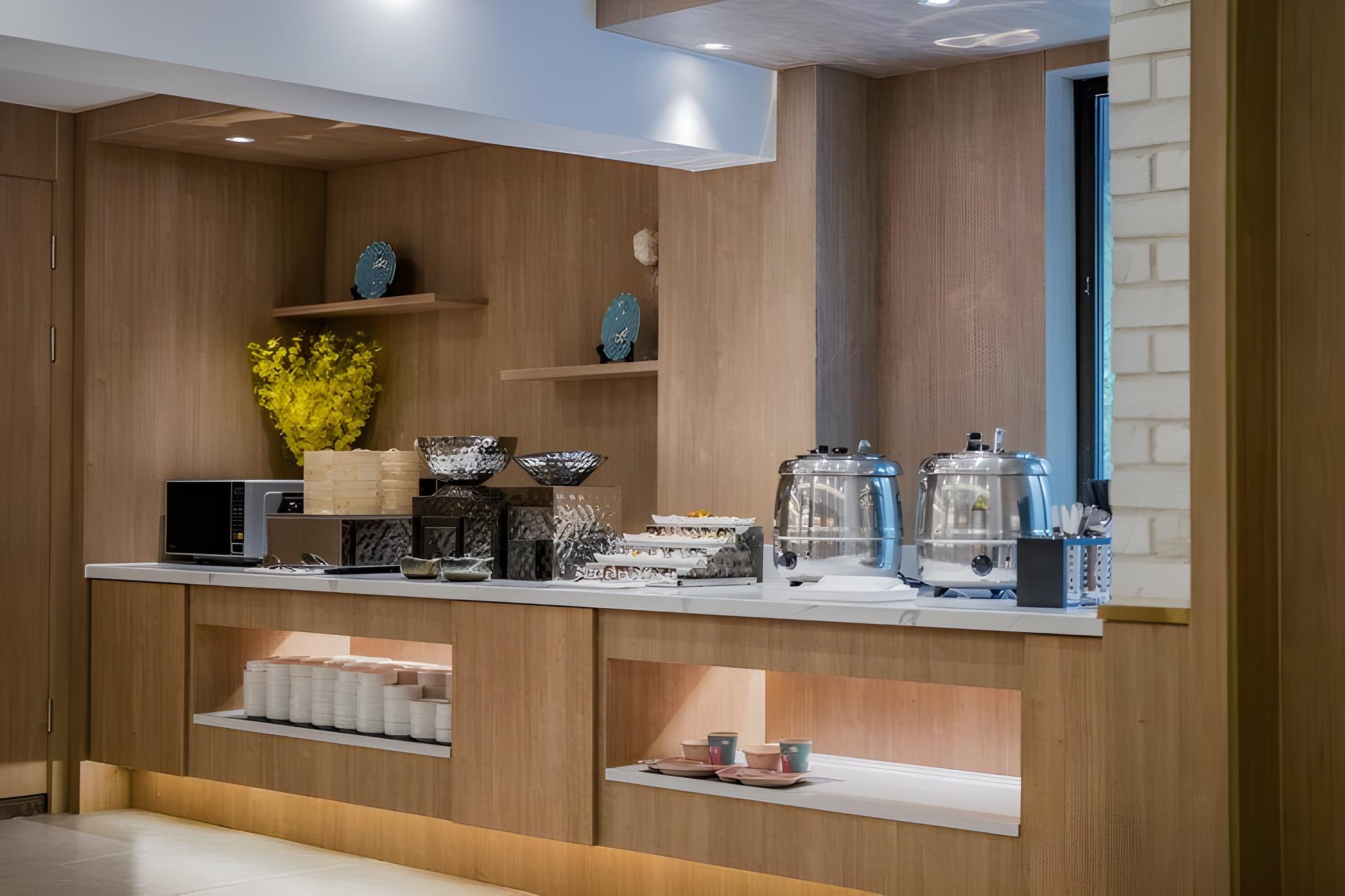 Home Inn Selected (Shanghai New International Expo Center, Guanglan Road Metro Station) 49/56