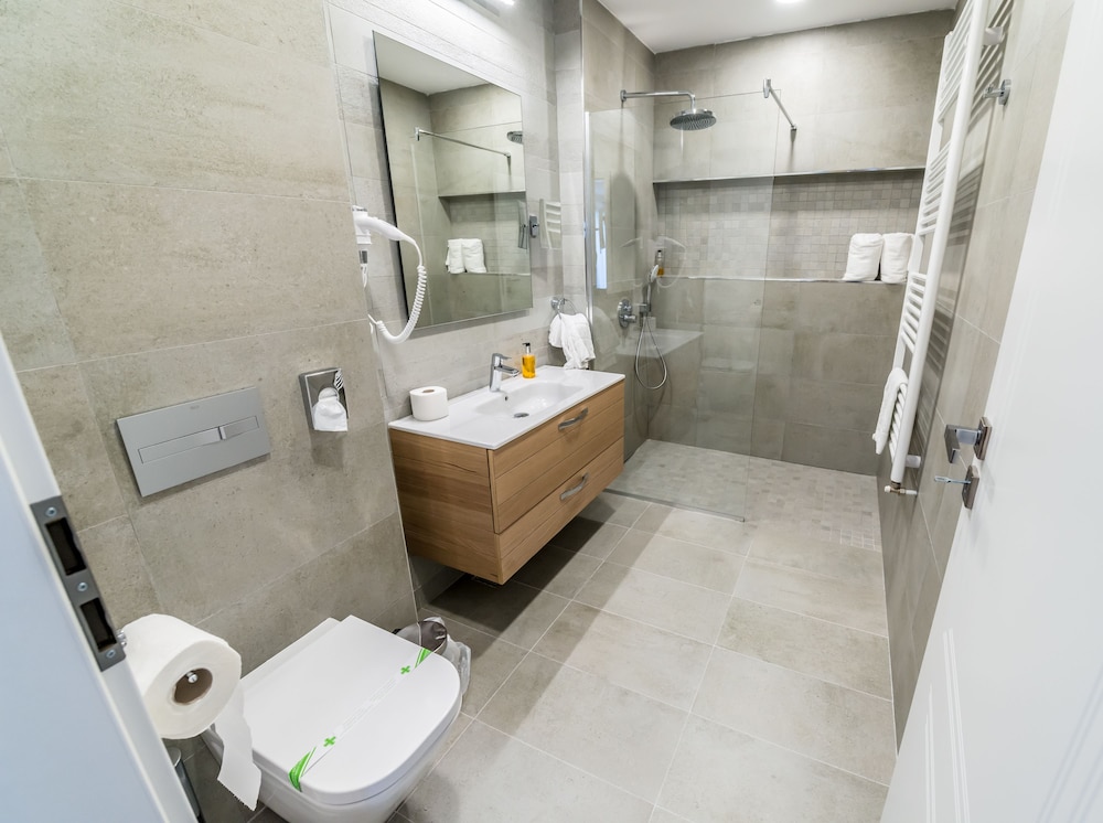 Uba Aparthotel 47/50