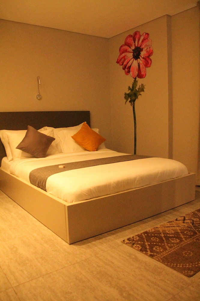 Urbano Hotel 11/50