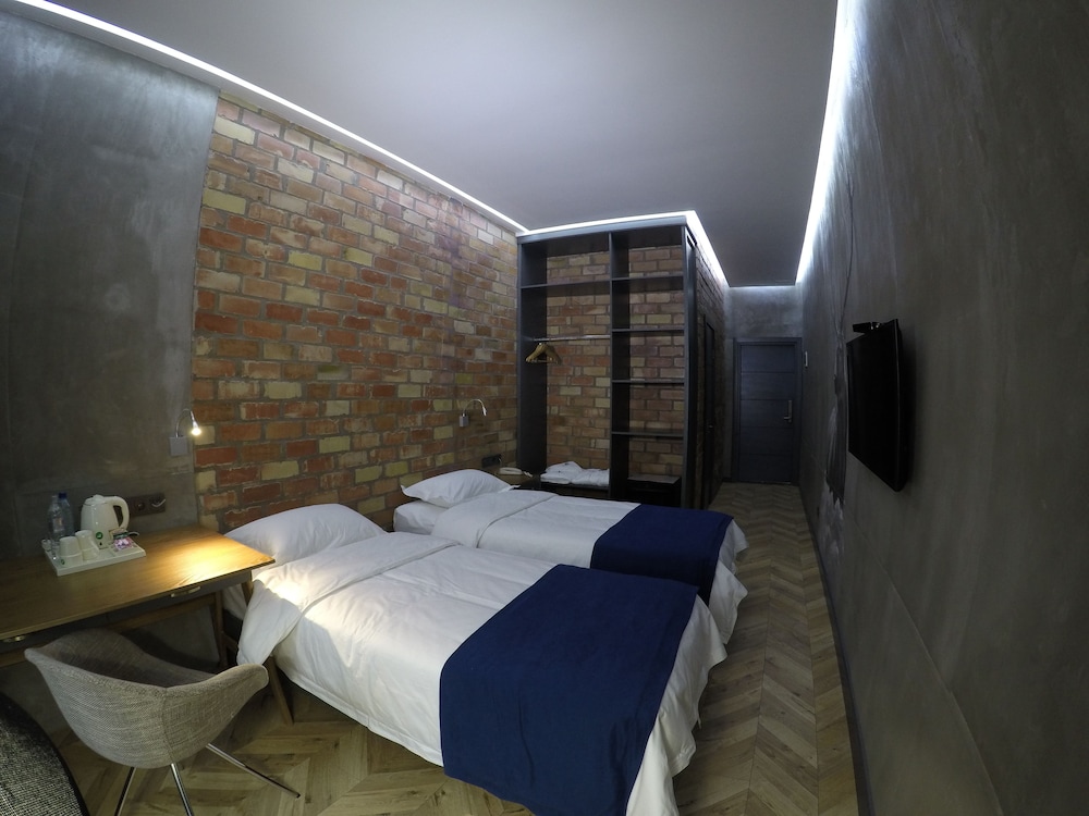 Bugu Hotel 25/46