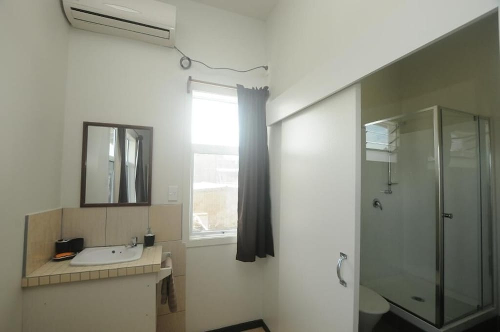 Talofa Inn 47/50