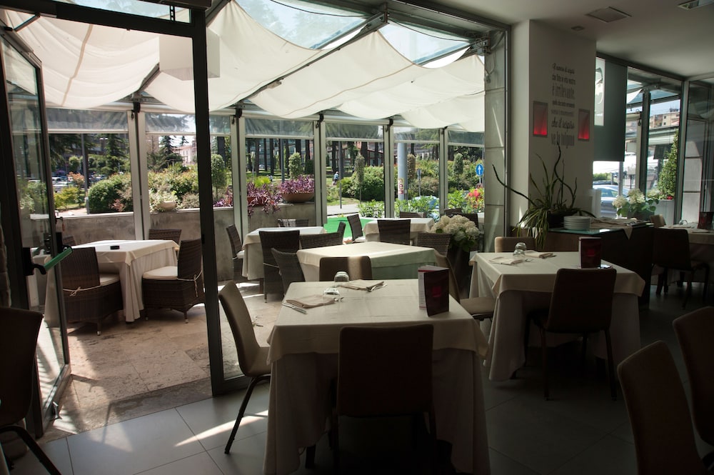 Hotel Viva 69/82