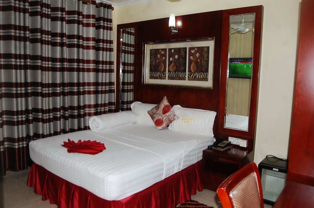 Don Suite Hotel 8/28
