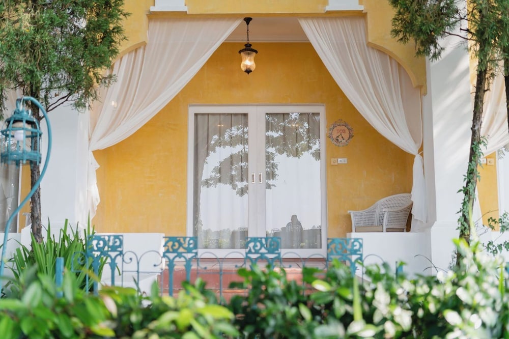 Rosario Oasis Resort - SHA Plus (ex The Cathay Resort and Spa) 1/50